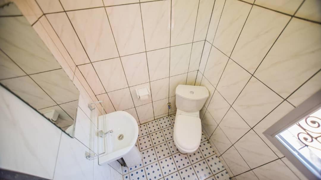 Appartements Neuf De Haut Standing Dm & Ng A Bafoussam Buitenkant foto