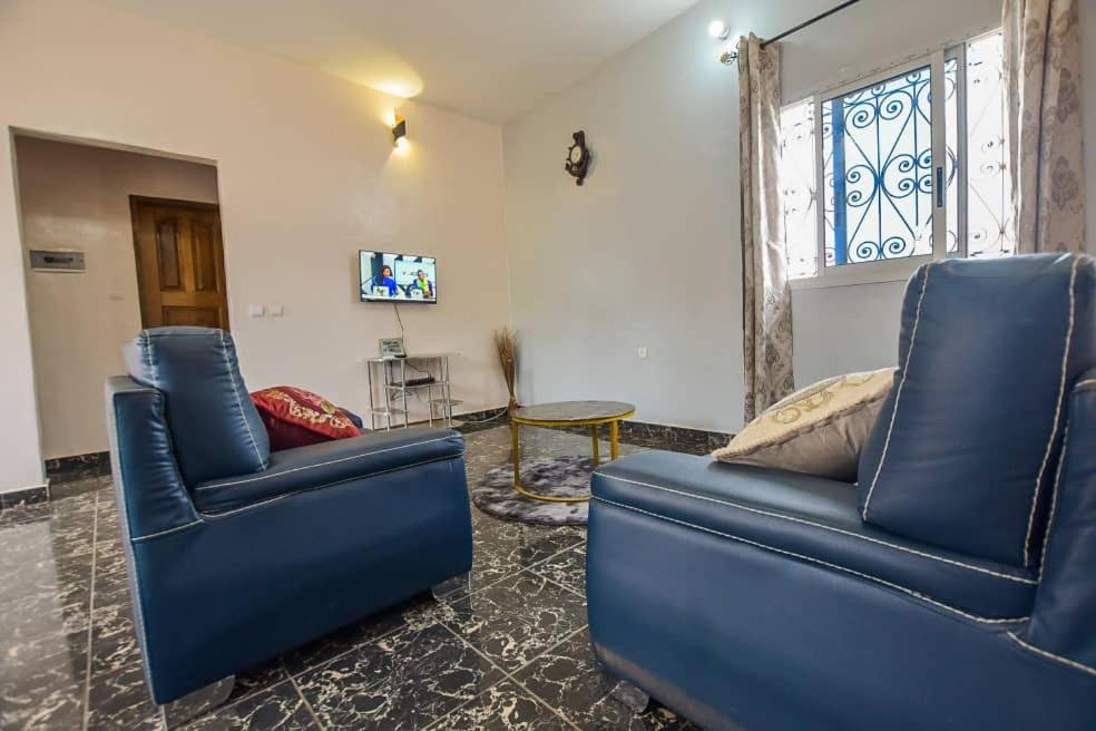 Appartements Neuf De Haut Standing Dm & Ng A Bafoussam Buitenkant foto