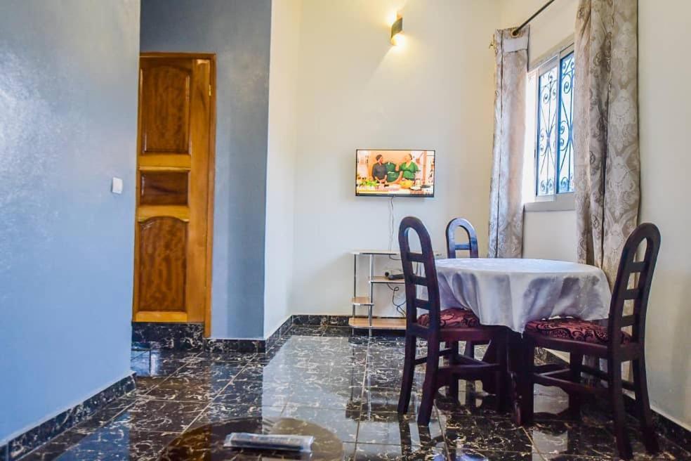 Appartements Neuf De Haut Standing Dm & Ng A Bafoussam Buitenkant foto